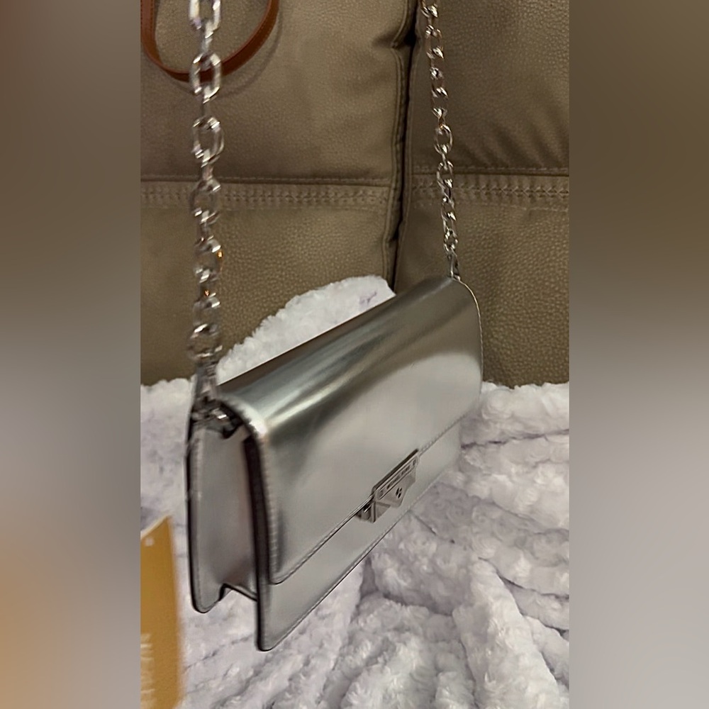 $448 MSRP NWT MK Cece Clutch Crossbody With Detachable Silver Chain Link Strap - Picture 17 of 17